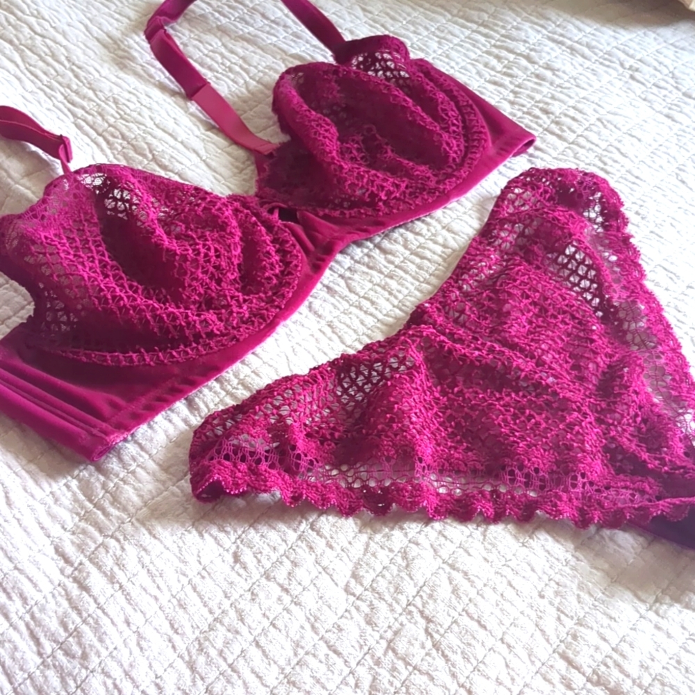 Savage X Fenty Velvet Vixen Bra